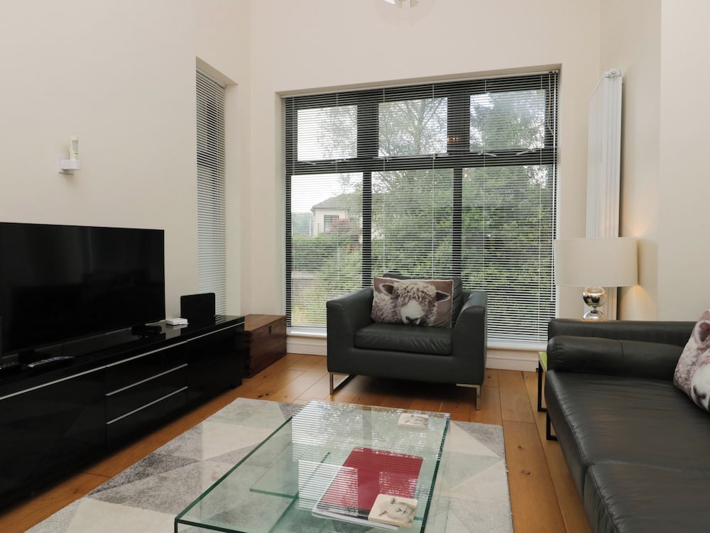 12 Blue Hill Park