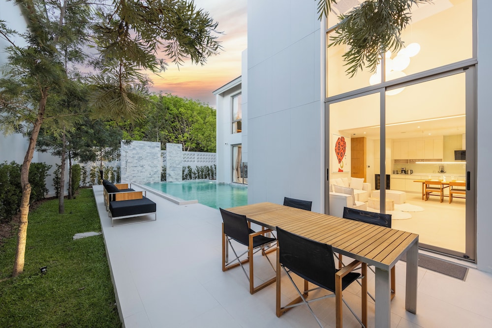 Luxury 3BR Villa Wallaya with Private Pool