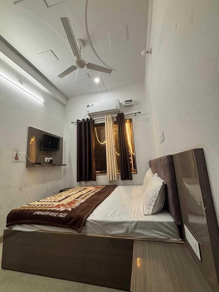 SHUKLA HOTEL