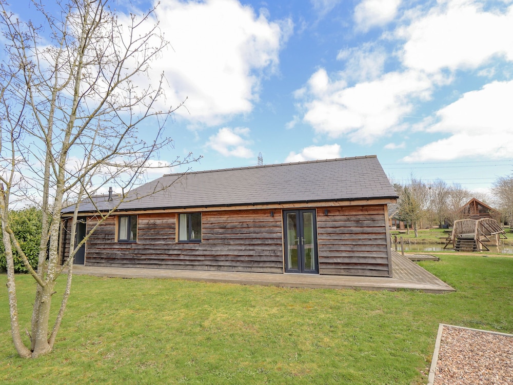 Lily-pad Lodge