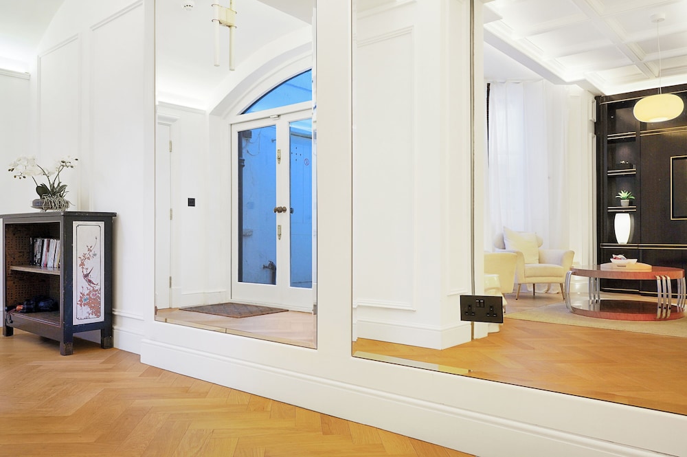 Ennismore Garden Flat