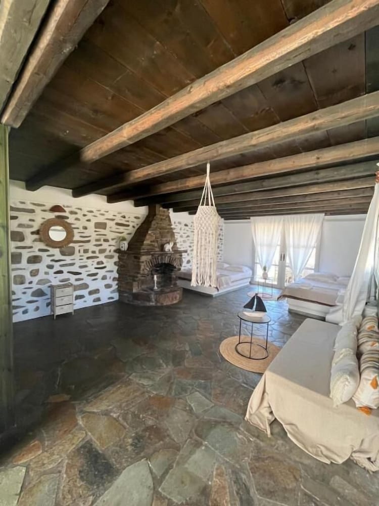 Casa Paros