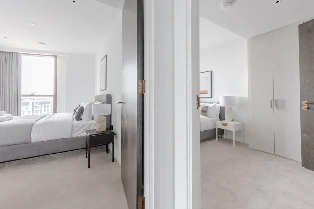 Luxurious 2BD Flat by the River Near Vauxhall