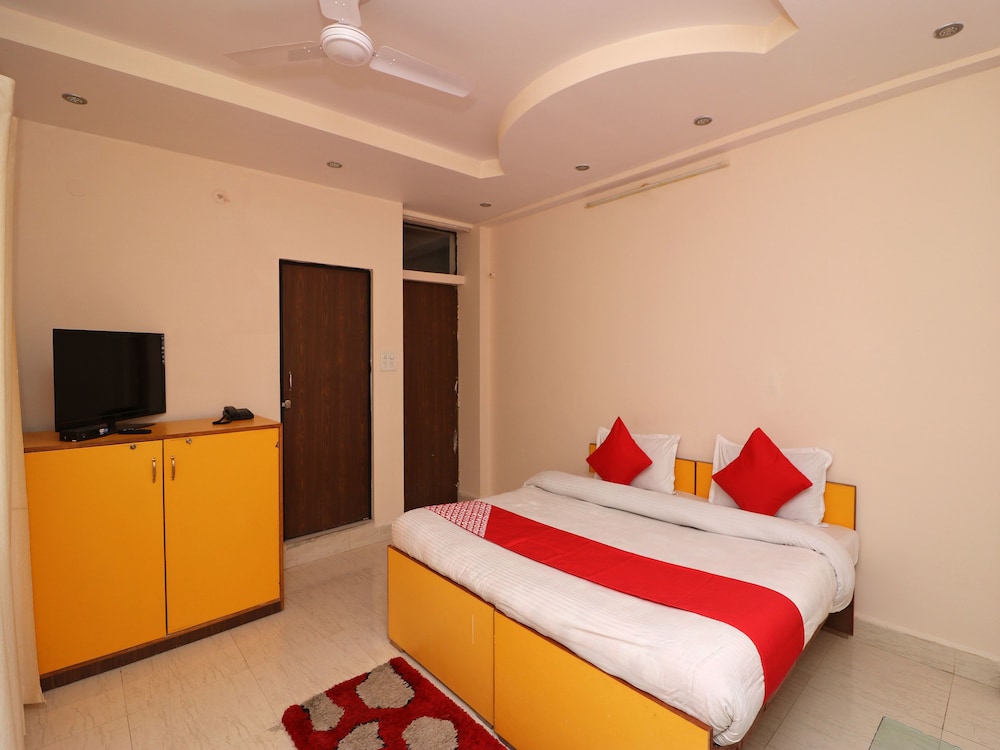OYO 13884 Holiday Homes