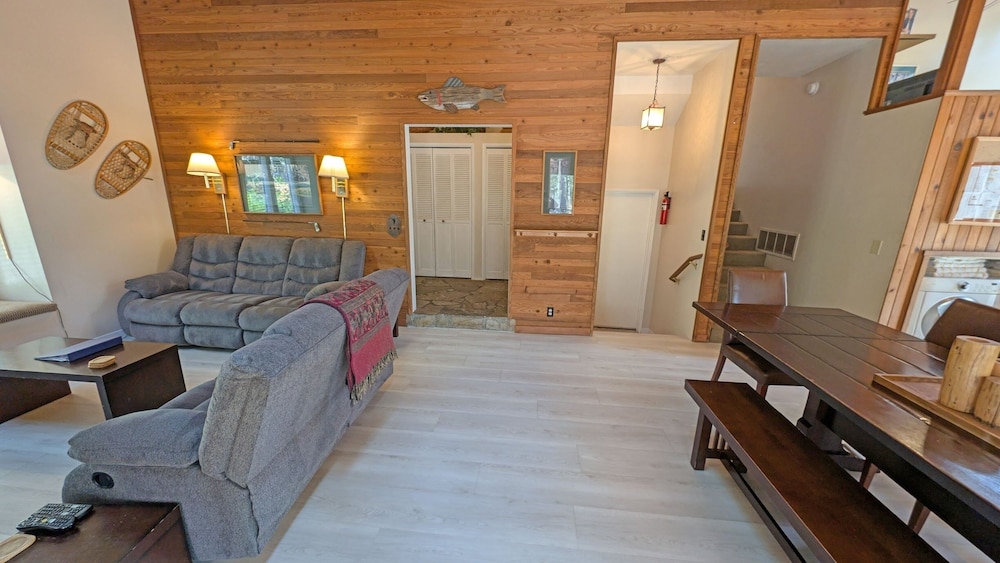 Whistling Swan 8 4 Bedroom Home