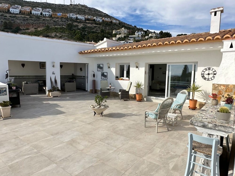 Incredible Views Villa With Private Pool