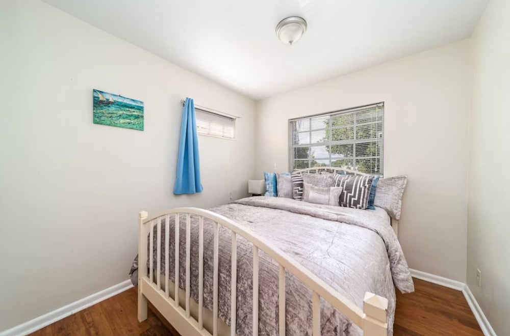 Stylish 2-story Home Pool