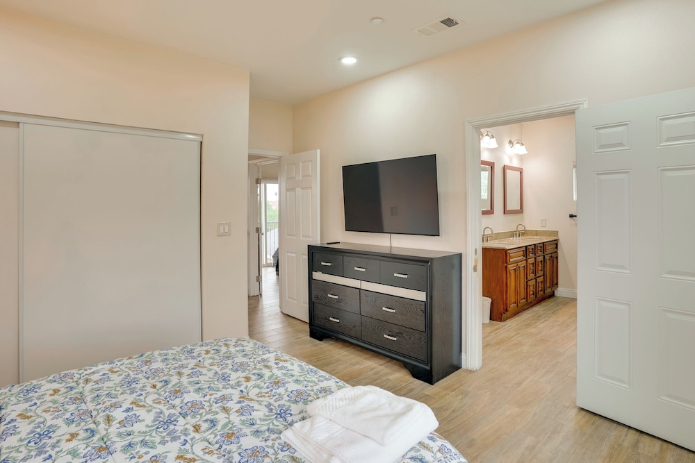Explore the OC Coast! Midway City Home w/ Yard