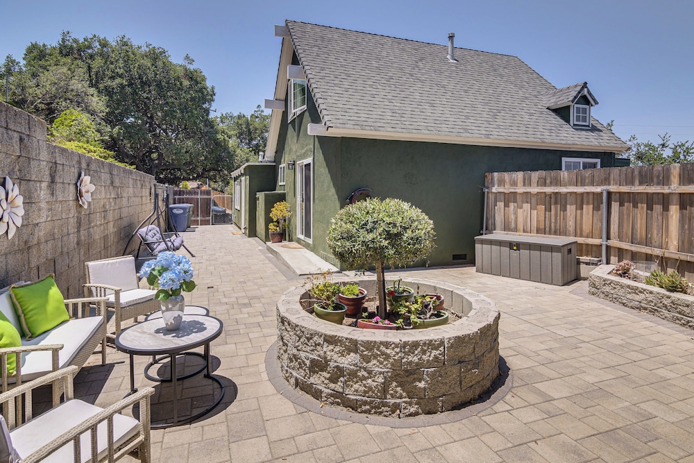 The Storybook Cottage: Every Stay Tells a Story!
