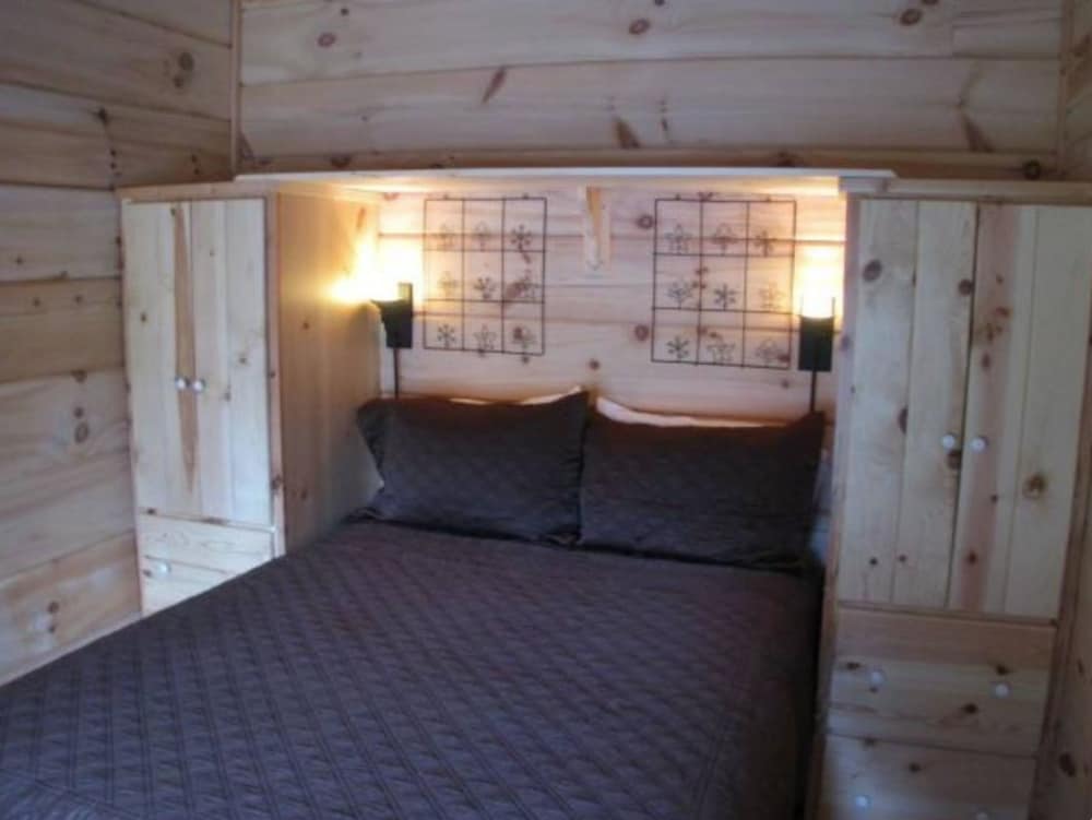 Linville River Log Cabins