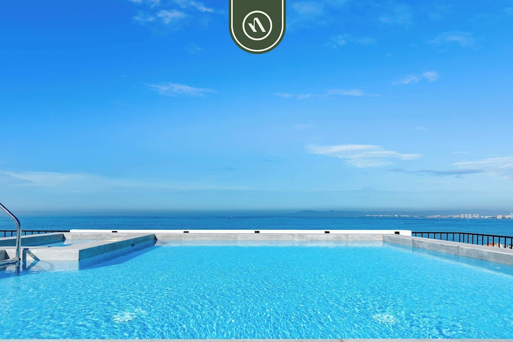 Brand New 1 BR Condo Right Next to the Malecon