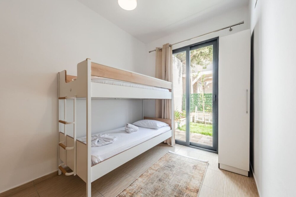 Exclusive Seafront Apartments Apartment 3