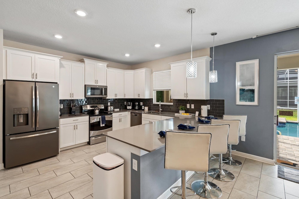 ChampionsGate Resort 8-Bedroom Vacation Pool Home - Includes Resort Clubhouse Amenity Access! 8 Home