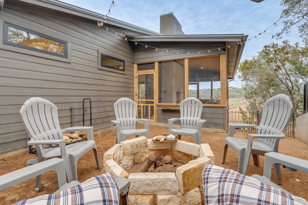 Chic Burnet Home on Lake Buchanan w/ 2 Fireplaces! - Property Image 14