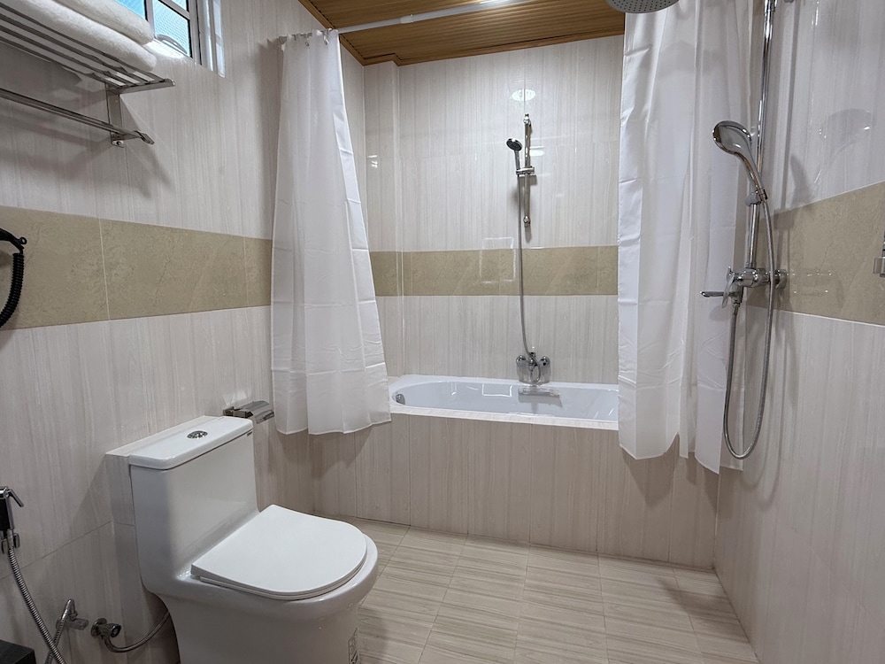 Breeze Haven Surf Retreat
