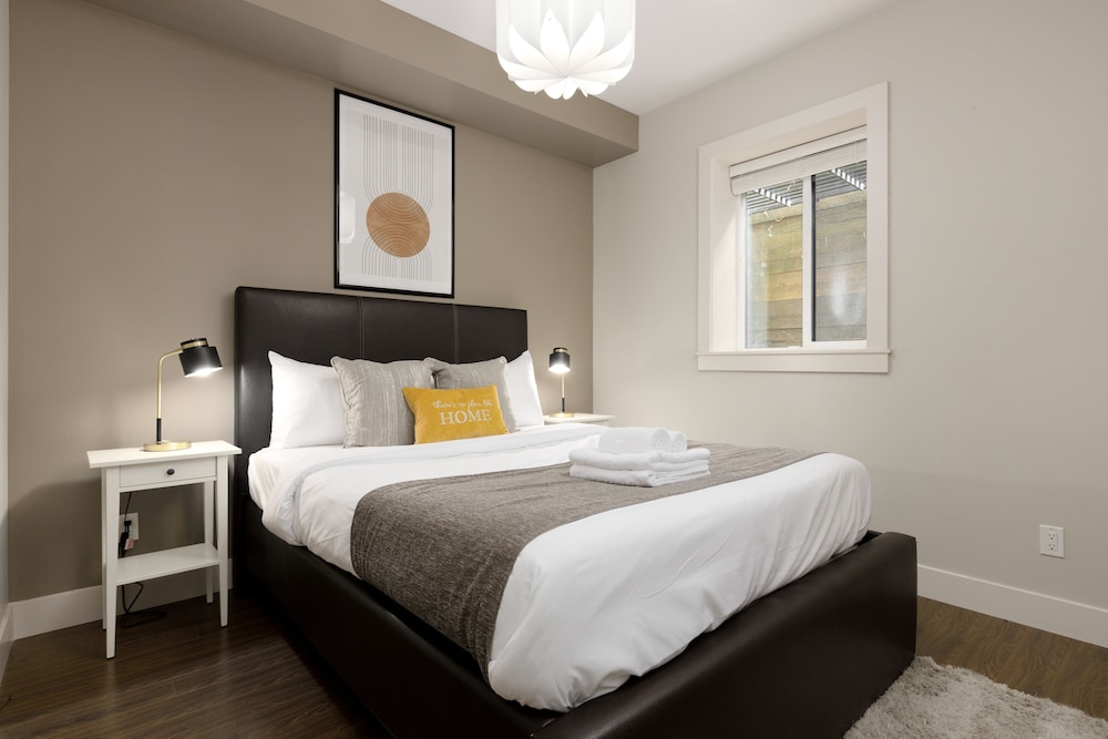 829 Laird - Image 4
