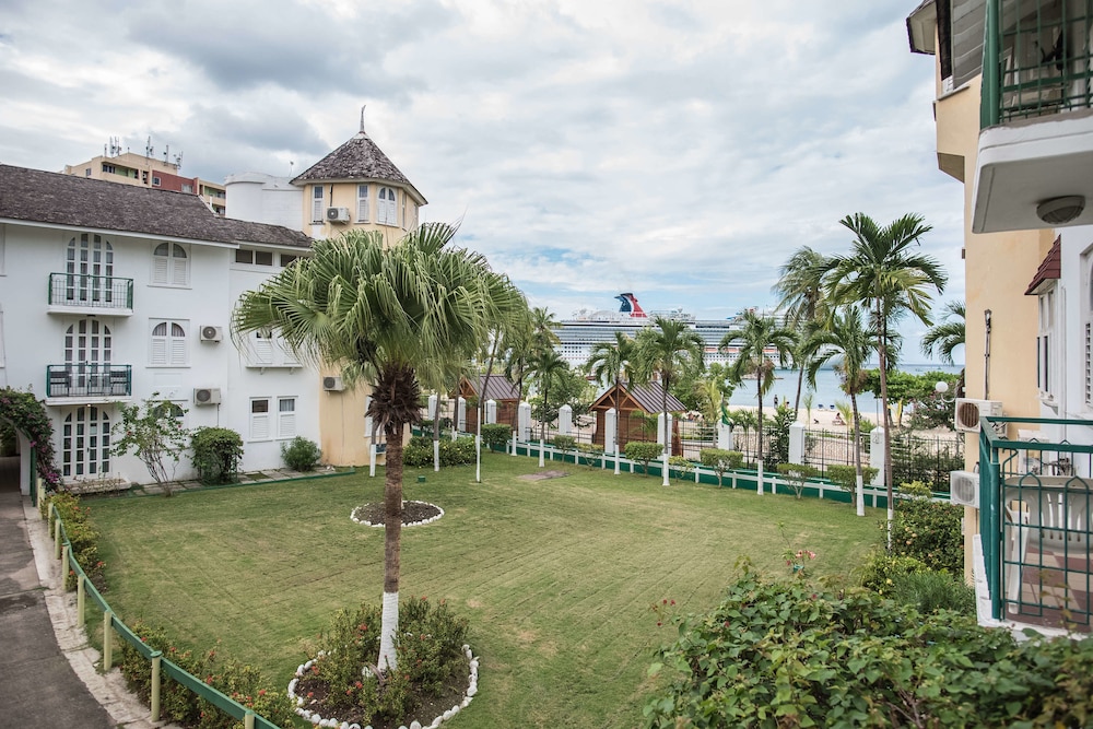 Sandcastles Beach Resort