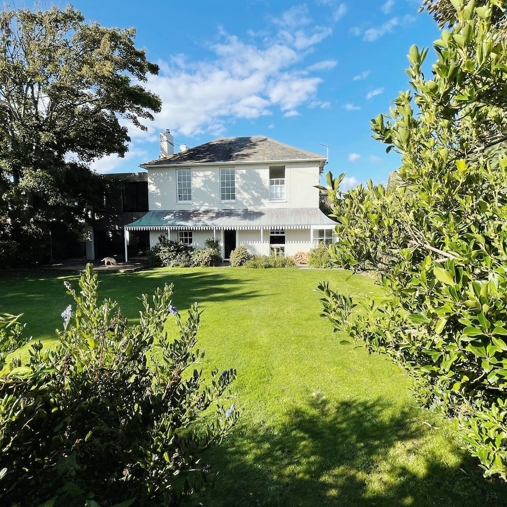 Charming Town House With Garden Sea View view 4
