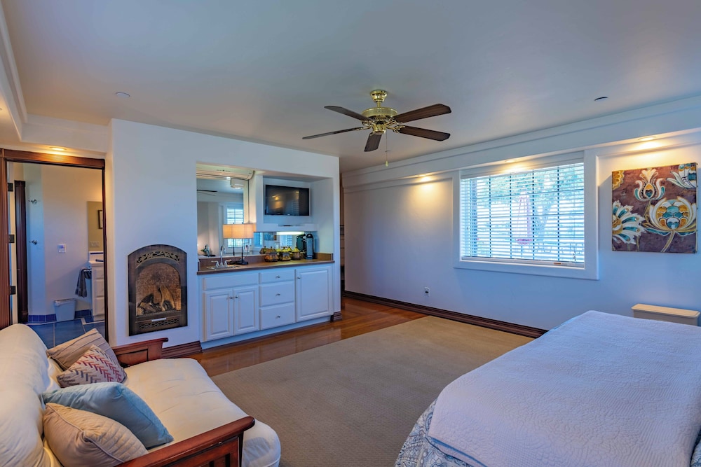 Santellan Inn
