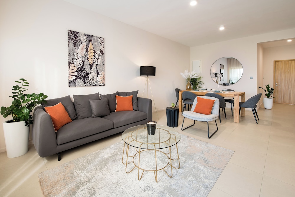 The Luxury Verdant Garden Hotel photo 5