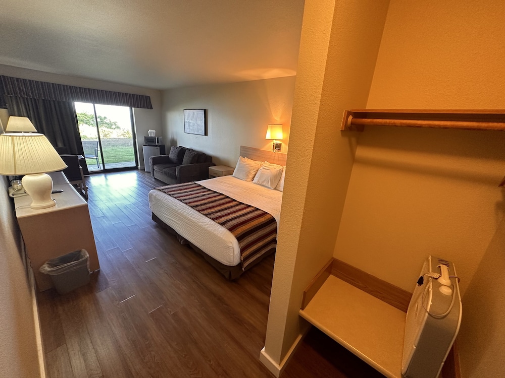 Astoria Crest Motel
