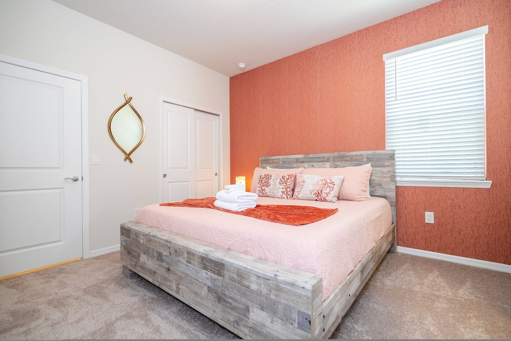 Windsor Cay 7BR Water Park Free