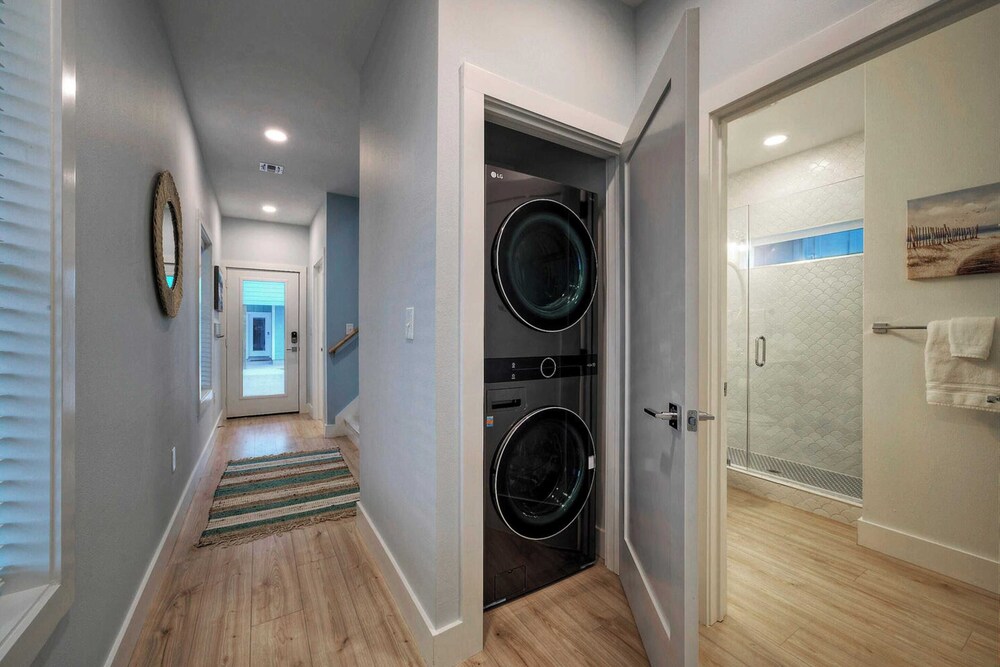 Sleeps 22 2 Homes w/ Private Pool + Patio Walkable Location, Golf Cart Zone