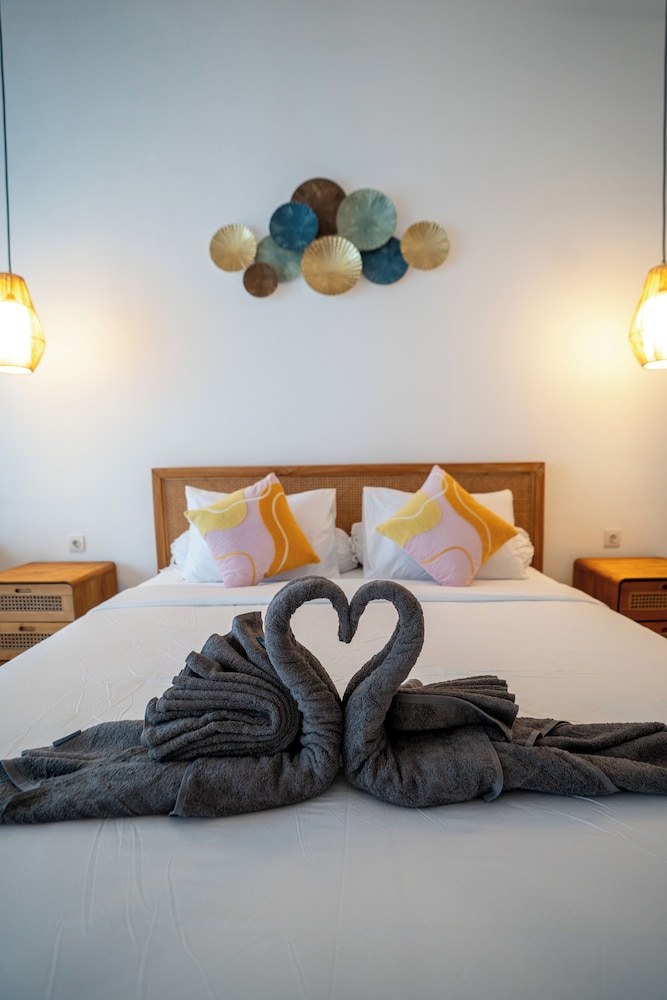 Casa Lova - Luxury 2 BR Villa with Pool