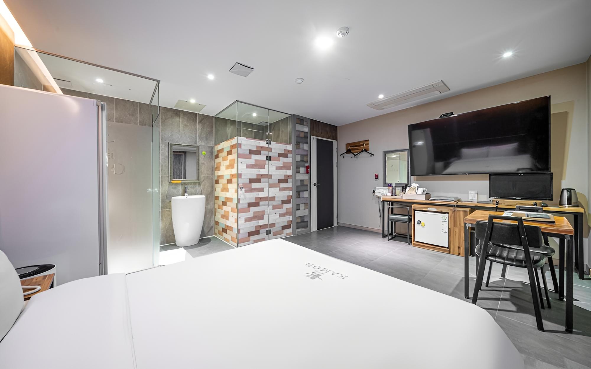 Seocheon Hotel Kamon