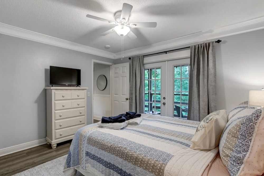 Amelia Landings 9f 2 Bedroom Condo