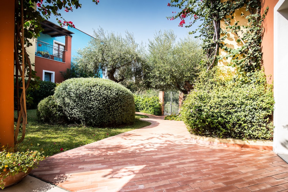 Borgo degli Ulivi Residence