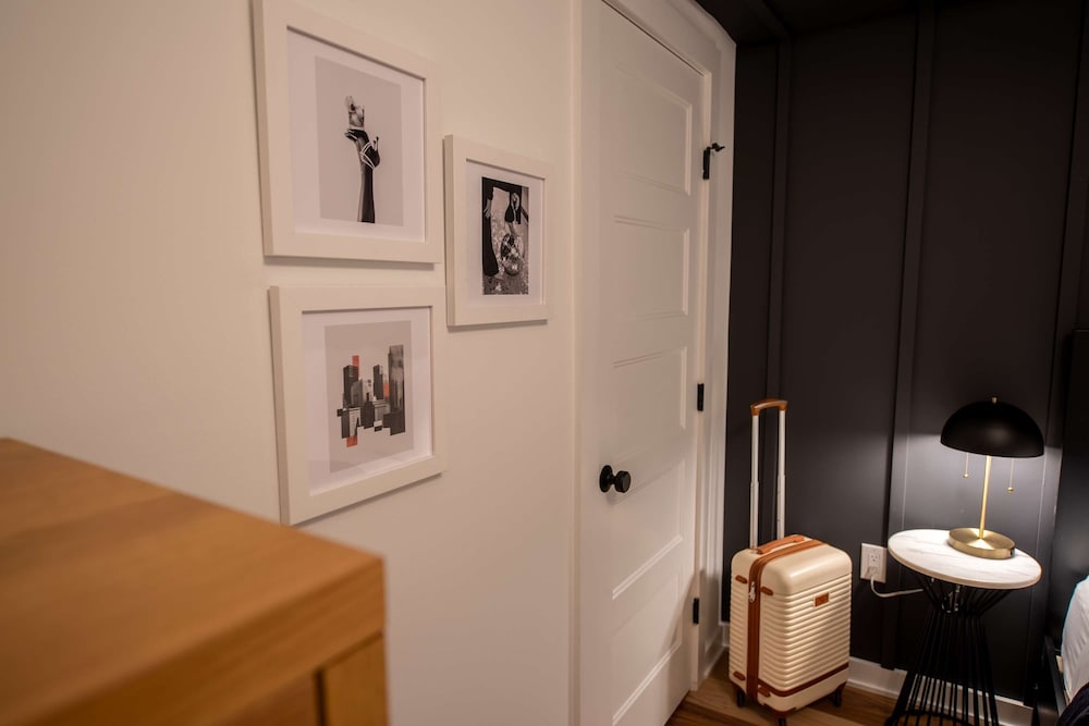 Sosuite 2BR Apt w Patio W D Sofabed