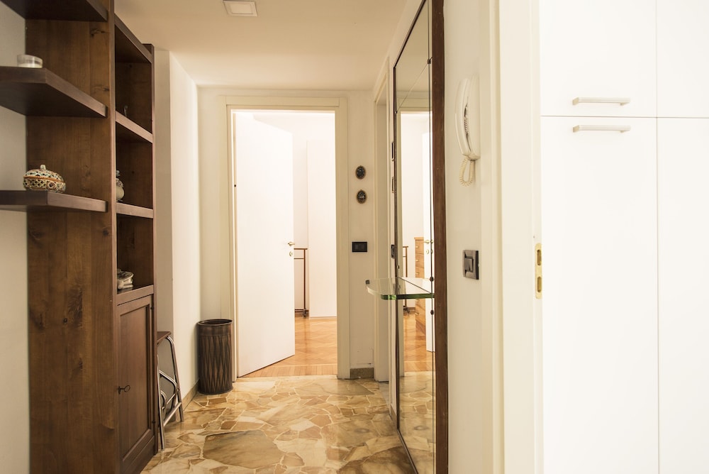 2 Bedrooms Flat near Bocconi, Iulm, Navigli