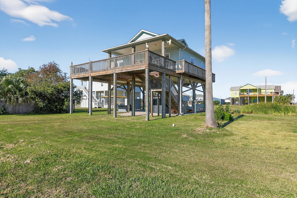 Boujee Beach Coastal Getaway With Hot Tub 2 Bedroom Home