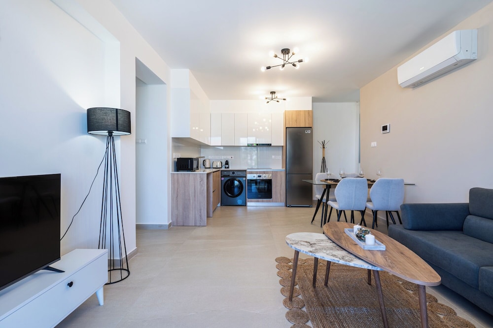 Jas Living Apts & Balconies in Larnaca