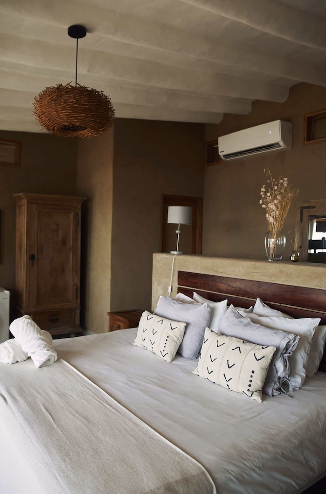 w Exceptional 1BR w Pool in M Ncora