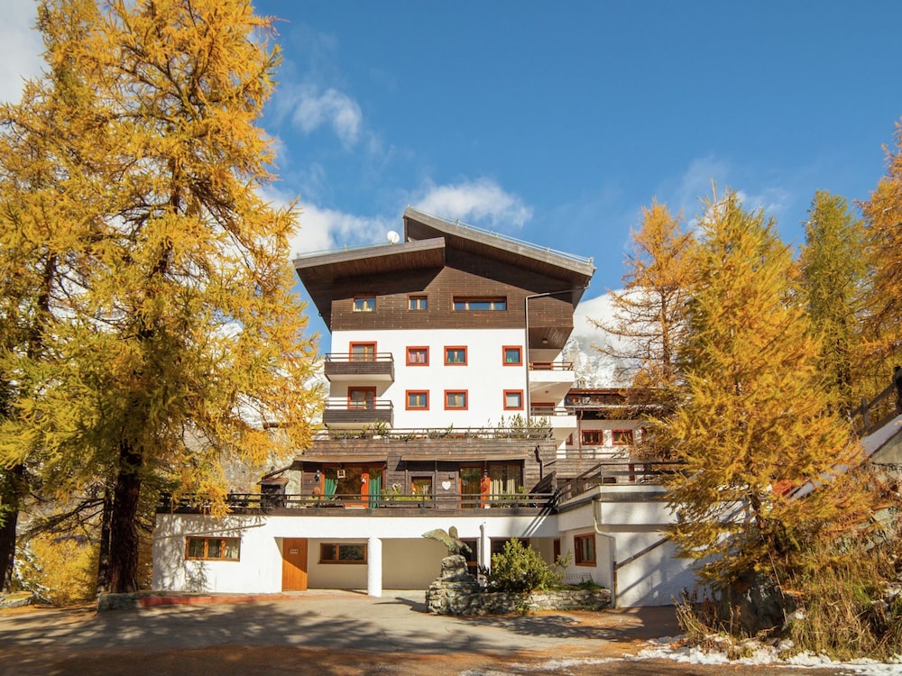 Contemporary Apartment in Breuil-Cervinia near Ski Area view 2