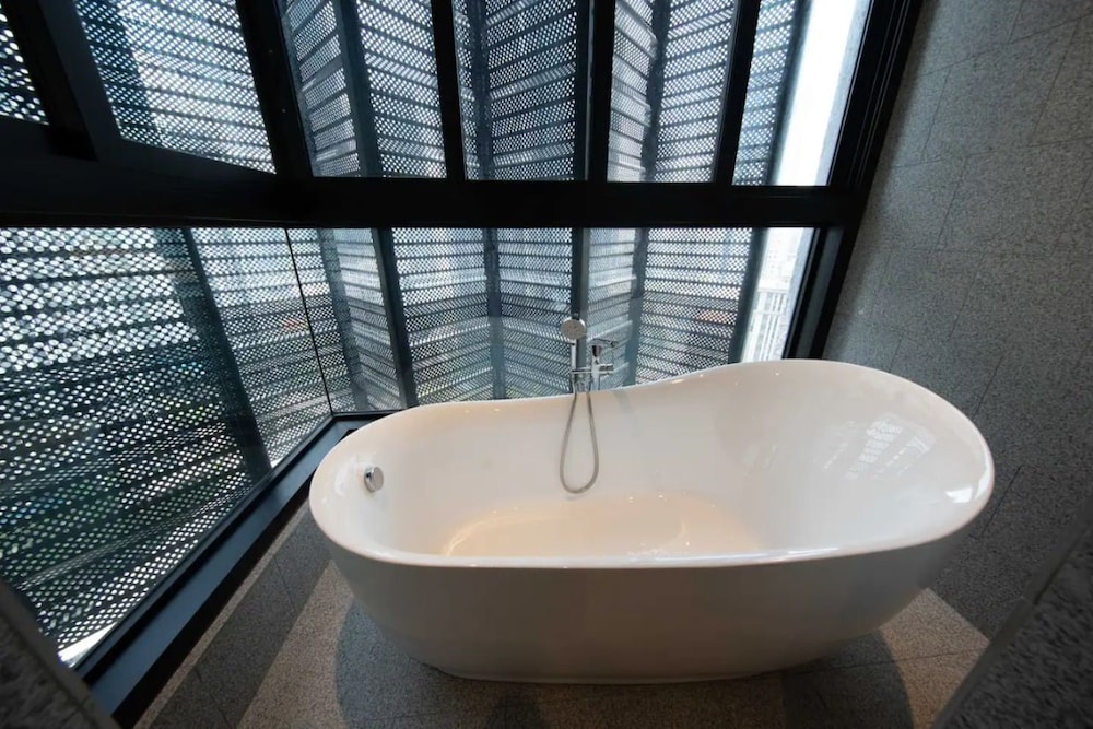Scarletz Suites KLCC by Purple Orchid