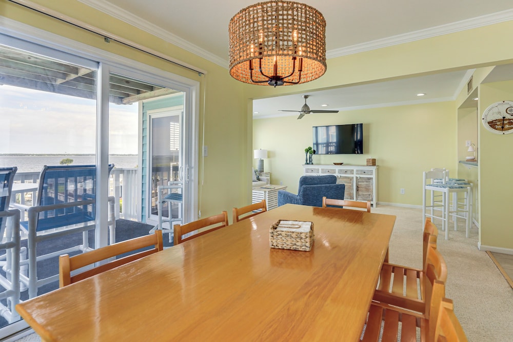 Marina Views, Walk to Beach: Atlantic Beach Condo!