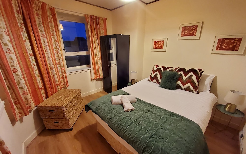 Sensational Stay - Bedford Avenue view 2