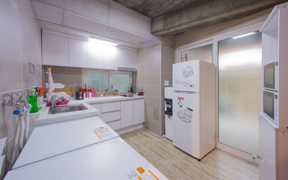 KW Hongdae Line Hostel