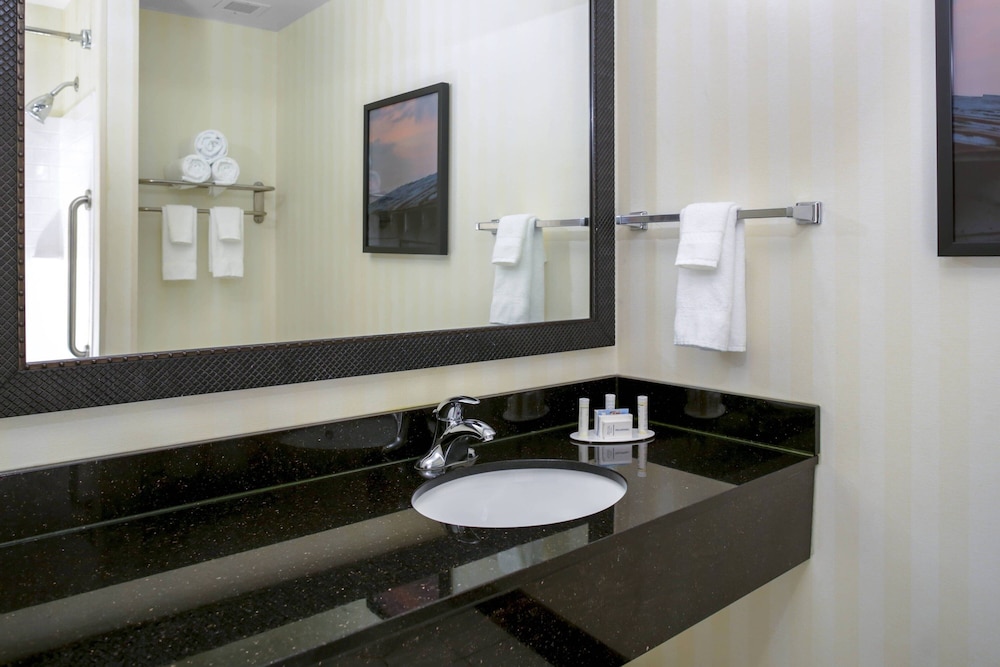 Milledgeville Vacations - Fairfield Inn  Suites Milledgeville - Property Image 1