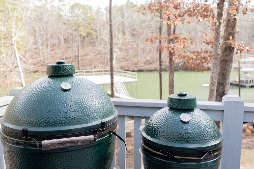 Classic Lakeside Cottage Masters Rental