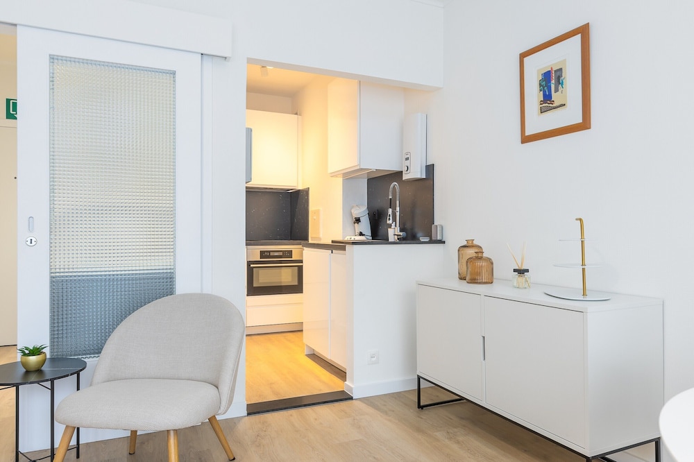 Spacious Studio Near Seafront