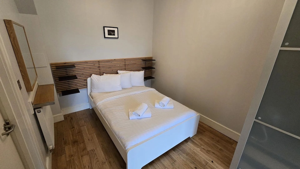 Westciti Chatsworth Road Apartments