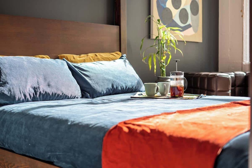 Cosy CBD Loft Walk to Dining+Shopping Zodiak Stays