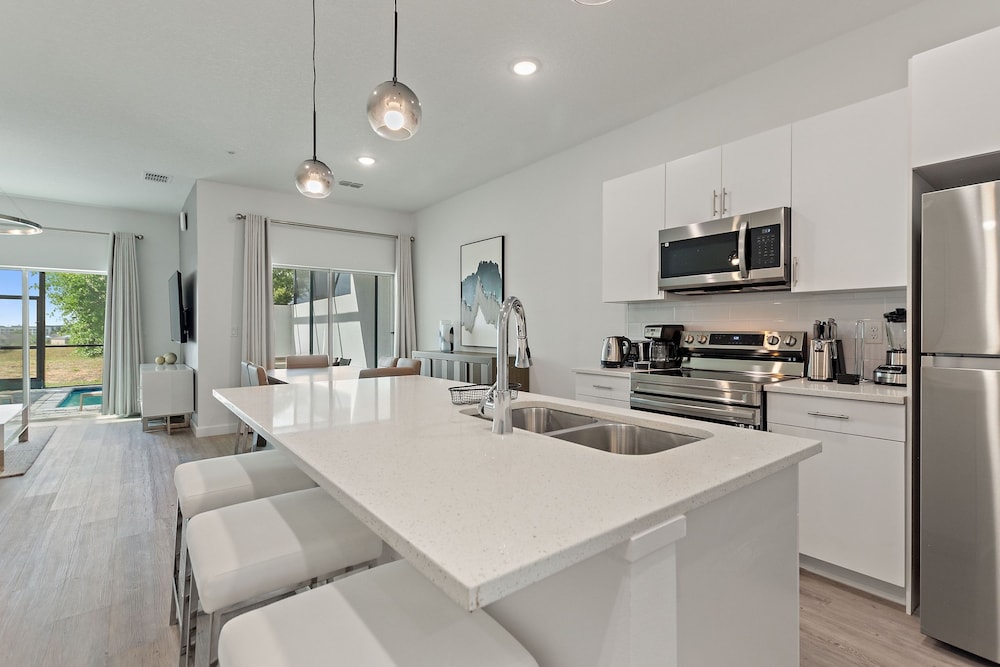 Harmony Haven Boutique Townhome At Azzure Resort Near Disney By Shine Villas 6 Bedroom Townhouse
