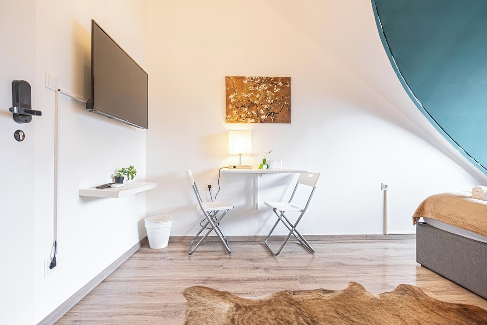 Stunning 12BR Floor For 24 People
