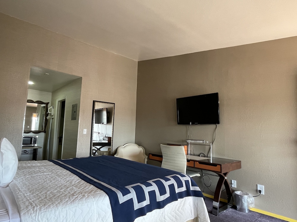 Crown Motel