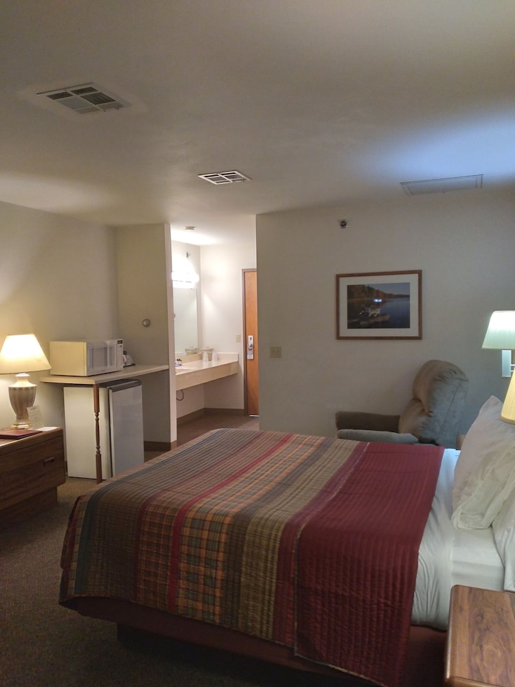 Cedarberry Inn